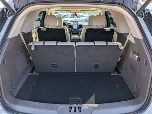 Certified 2023 Ford Explorer Platinum w/ Technology Package image 13