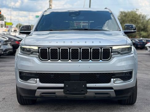 Used 2024 Jeep Wagoneer Series III AWD/4WD image 3
