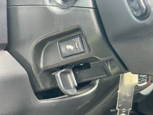 Used 2017 RAM 1500 Laramie AWD/4WD image 17