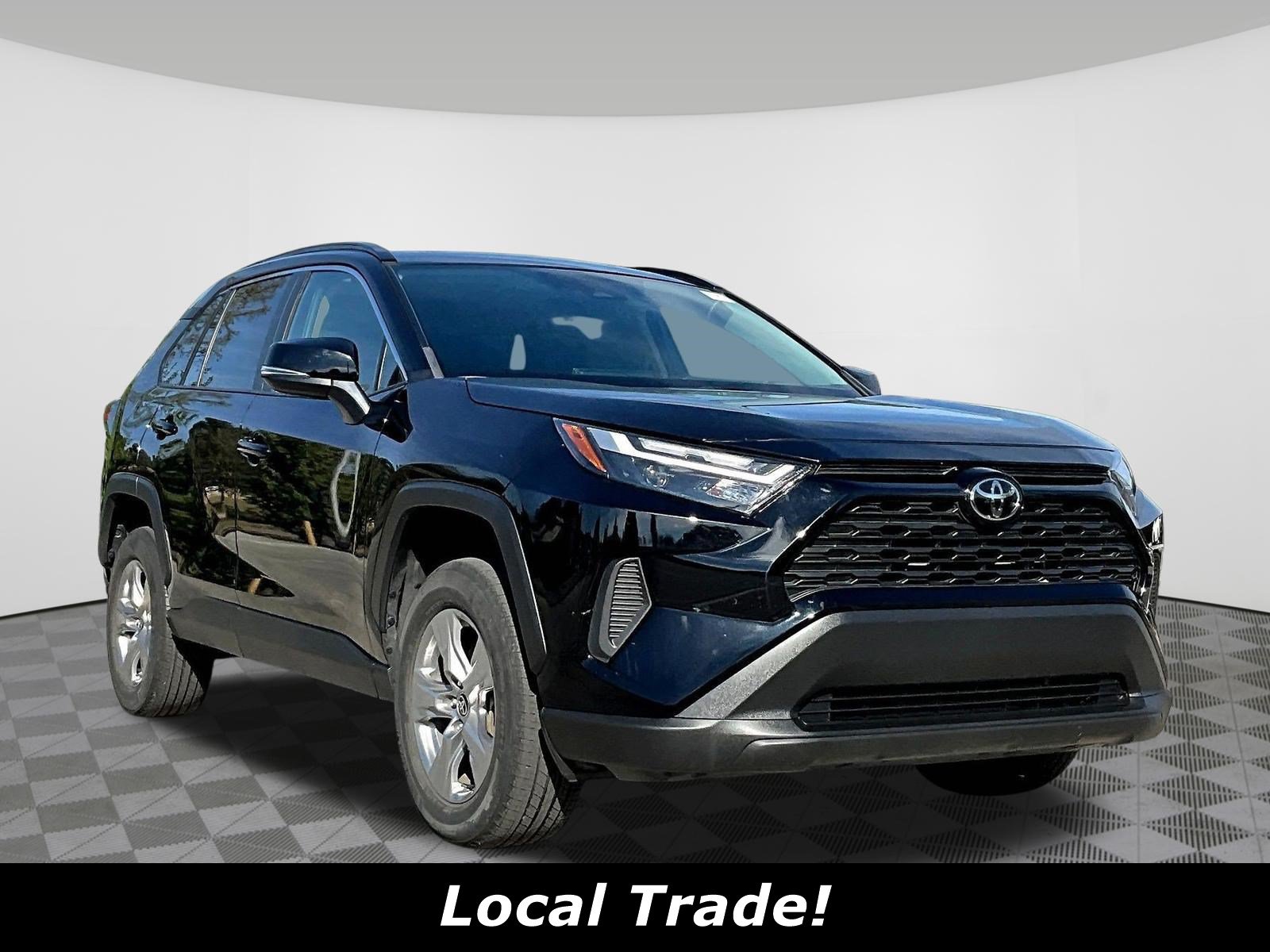 Used 2023 Toyota RAV4 XLE w/ Convenience Package AWD/4WD image 3