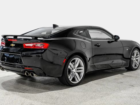 Used 2018 Chevrolet Camaro SS RWD image 6