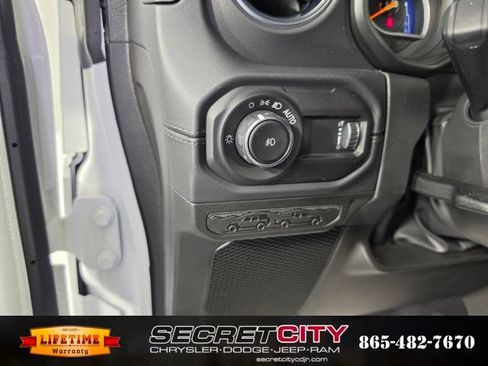 New 2026 Jeep Wrangler Unlimited Sahara AWD/4WD image 15