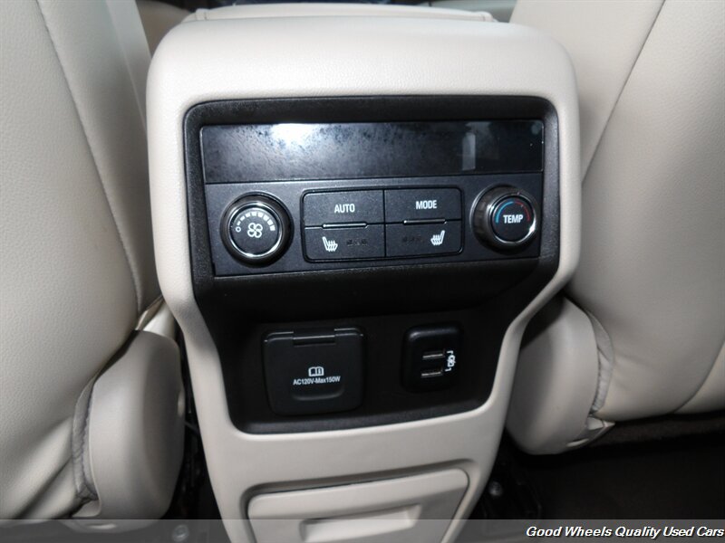 Used 2017 GMC Acadia Denali w/ Technology Package FWD image 16