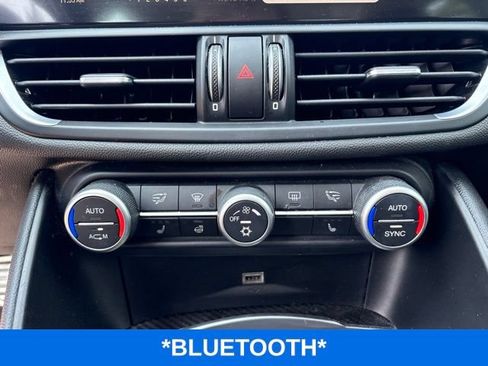 Used 2017 Alfa Romeo Giulia Ti w/ TI 19" Sport Package RWD image 9
