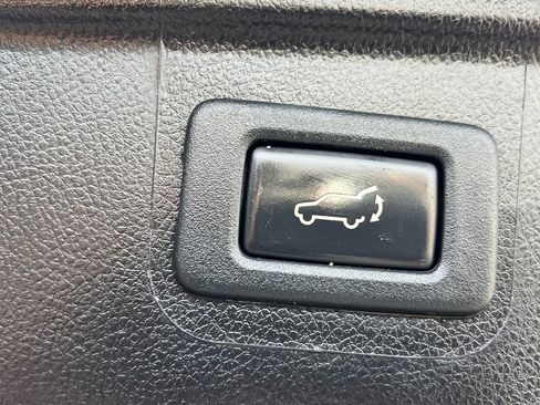 Used 2018 Subaru Outback 3.6R Touring w/ Popular Package #3 image 27