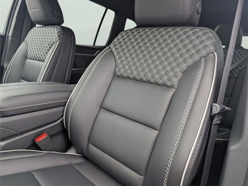 New 2026 GMC Acadia Denali w/ Super Cruise Package FWD image 28