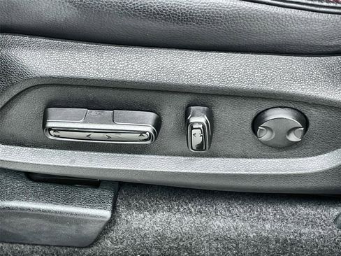 Certified 2025 Honda Pilot Black Edition image 12