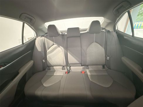 Used 2022 Toyota Camry LE AWD/4WD image 22