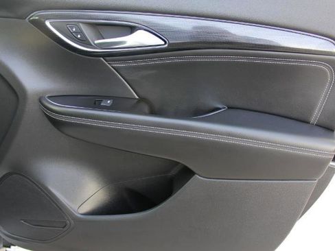Used 2023 Buick Envision Essence FWD image 23
