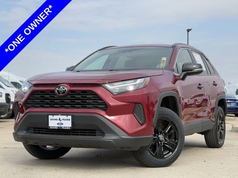 Used 2023 Toyota RAV4 XLE image 2
