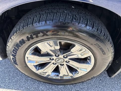 Used 2018 Nissan Titan SL w/ Chrome Package image 12