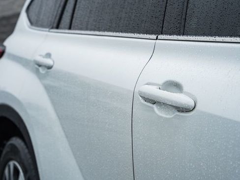 Used 2022 Toyota Highlander XLE image 20