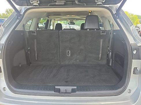 Used 2022 Toyota Highlander XLE image 95