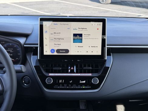 New 2026 Toyota Corolla Cross SE w/ Moonroof Package image 3