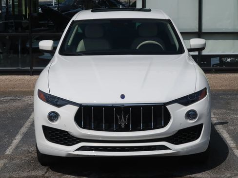 Used 2019 Maserati Levante AWD/4WD image 4