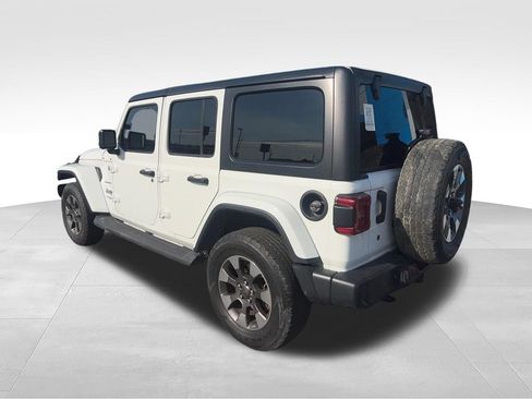 Used 2018 Jeep Wrangler Unlimited Sahara AWD/4WD image 6