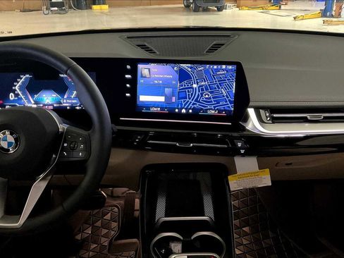 Used 2025 BMW X1 xDrive28i w/ Convenience Package image 6