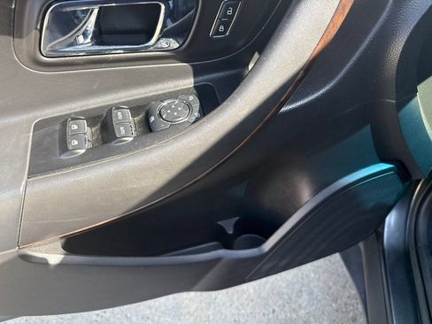 Used 2015 Ford Taurus Limited FWD image 13