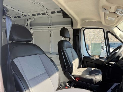 Used 2026 RAM ProMaster 2500 w/ Convenience Group FWD image 33