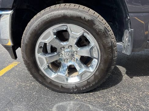 Used 2019 RAM 1500 Big Horn AWD/4WD image 9