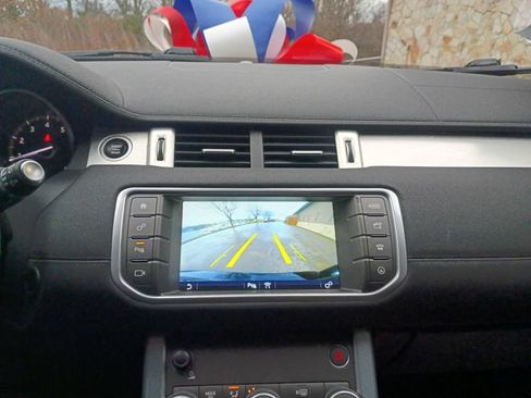 Used 2017 Land Rover Range Rover Evoque SE image 20