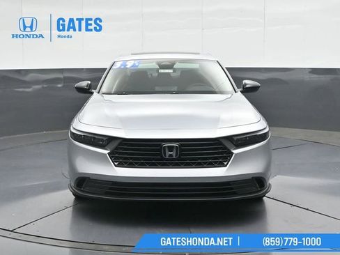 Used 2025 Honda Accord SE image 5