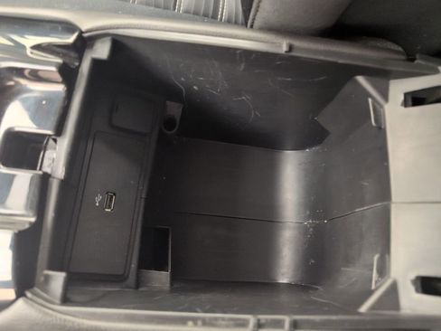Used 2016 Ford Fusion SE FWD image 38