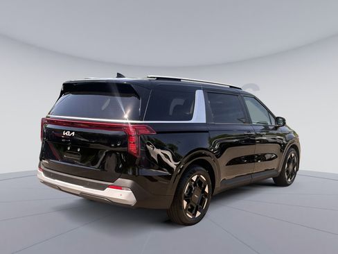 New 2026 Kia Carnival EX FWD image 16