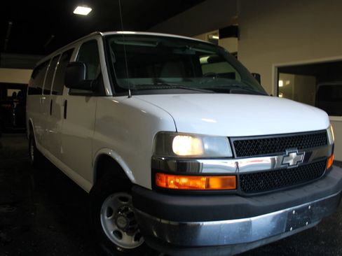 Used 2011 Chevrolet Express 3500 LT w/ LT Preferred Equipment Group image 30