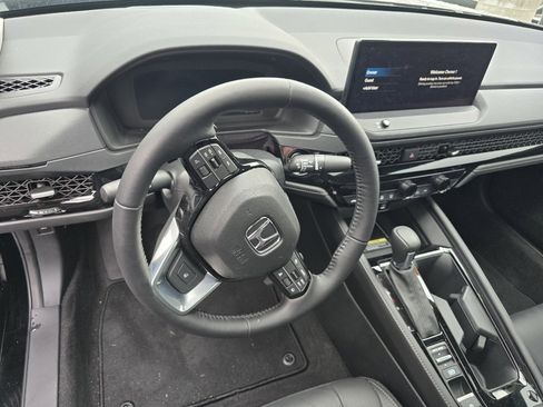 Used 2025 Honda Accord Touring image 16