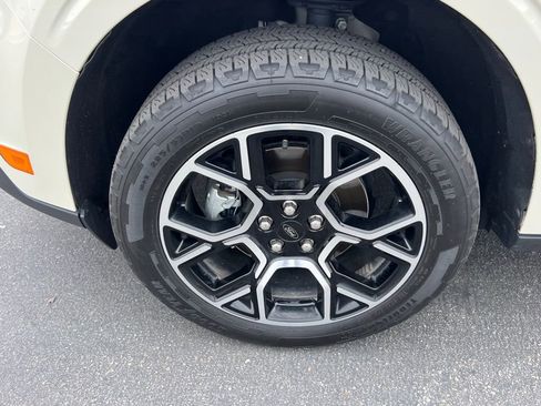 Certified 2025 Ford Maverick Lariat image 12