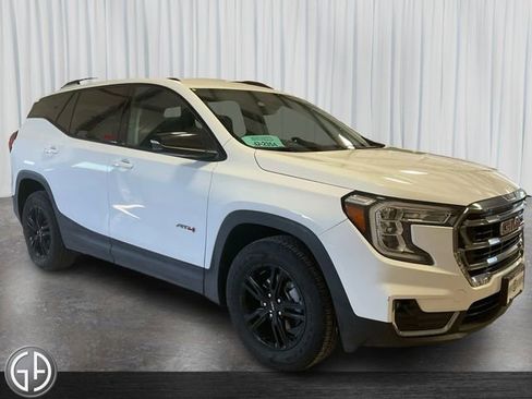 Used 2023 GMC Terrain AT4 image 3