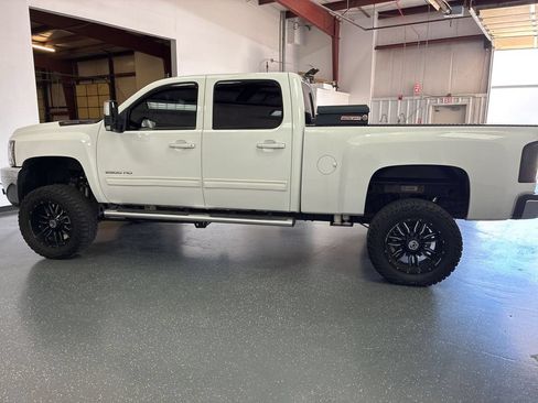 Used 2013 Chevrolet Silverado 2500 LTZ w/ LTZ Plus Package AWD/4WD image 7