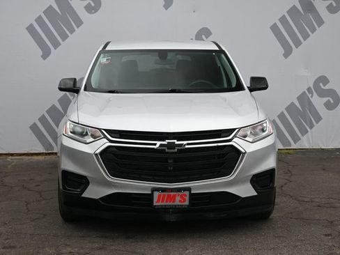 Used 2019 Chevrolet Traverse LS w/ LPO, Blackout Package FWD image 2