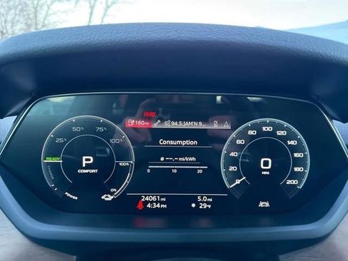 Used 2023 Audi e-tron GT Premium Plus image 40