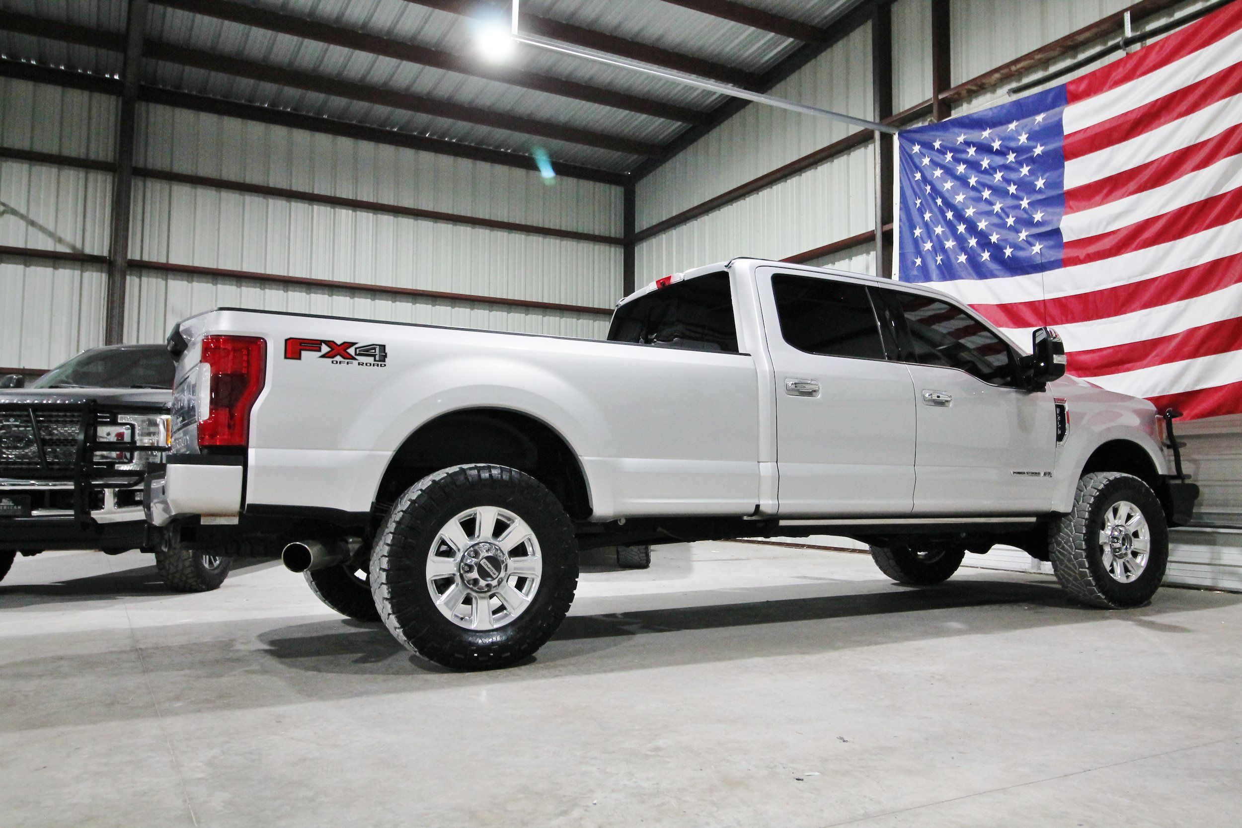 Used 2019 Ford F350 Platinum w/ Platinum Ultimate Package AWD/4WD image 12