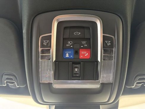 Used 2020 RAM 1500 Limited w/ Black Appearance Package AWD/4WD image 14