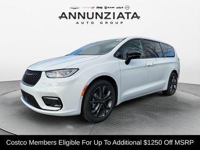 New 2026 Chrysler Pacifica Select