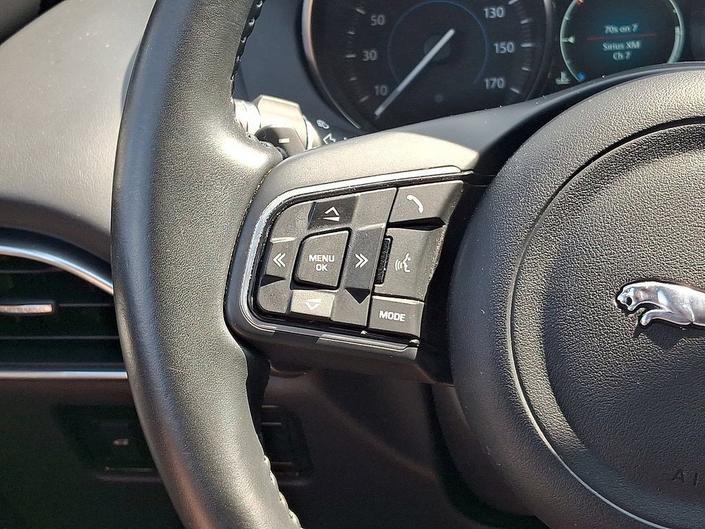 Used 2020 Jaguar F-PACE Premium AWD/4WD image 9