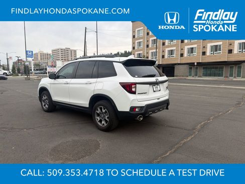 Used 2023 Honda Passport TrailSport image 3