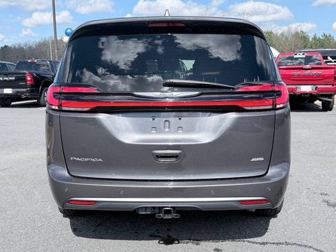 Used 2022 Chrysler Pacifica Pinnacle image 8