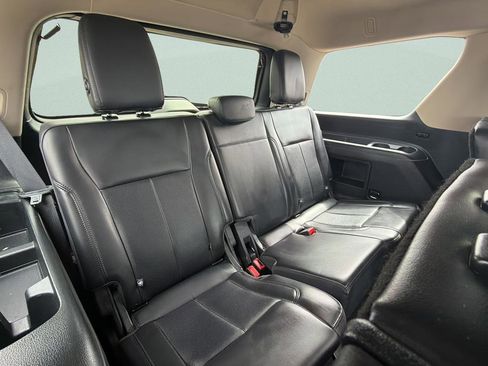 Used 2024 Ford Expedition XLT image 14