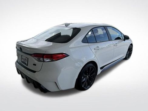 Used 2026 Toyota Corolla SE FWD image 6