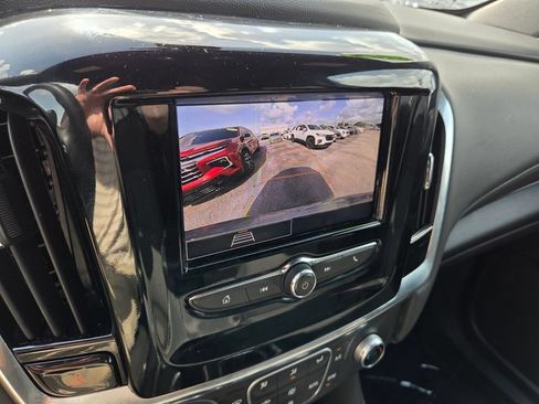 Used 2023 Chevrolet Traverse LT FWD image 35