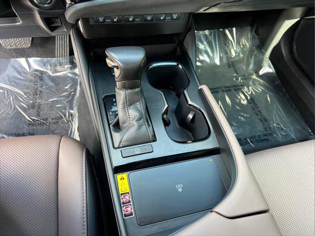 Certified 2025 Lexus ES 350 w/ Premium Package FWD image 32
