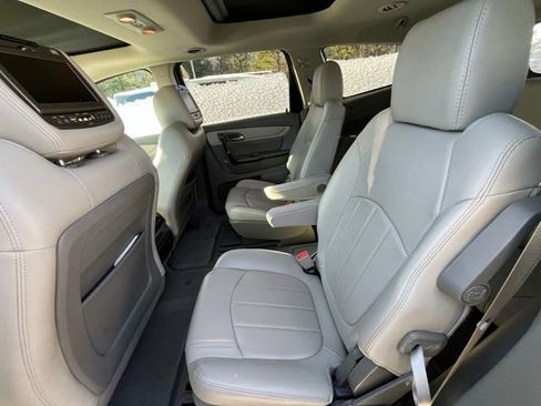 Used 2017 Chevrolet Traverse Premier image 11