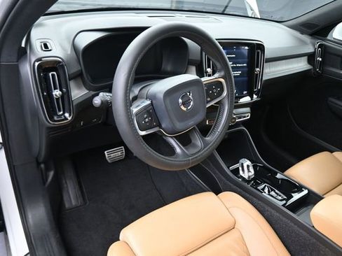Used 2020 Volvo XC40 T4 Inscription w/ Protection Package Premier FWD image 74