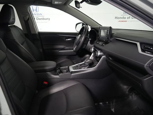 Used 2021 Toyota RAV4 XLE Premium AWD/4WD image 6