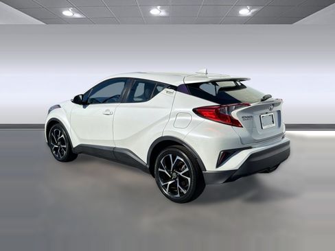 Certified 2021 Toyota C-HR XLE FWD image 3
