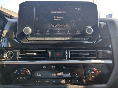 Used 2024 Nissan Pathfinder SV AWD/4WD image 21